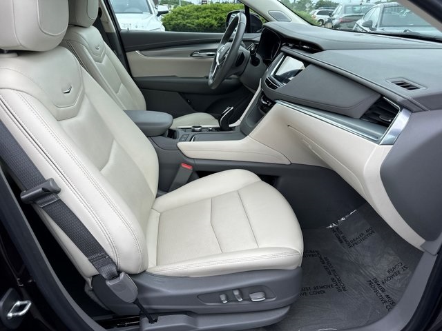 Vehicle image 11 of 39