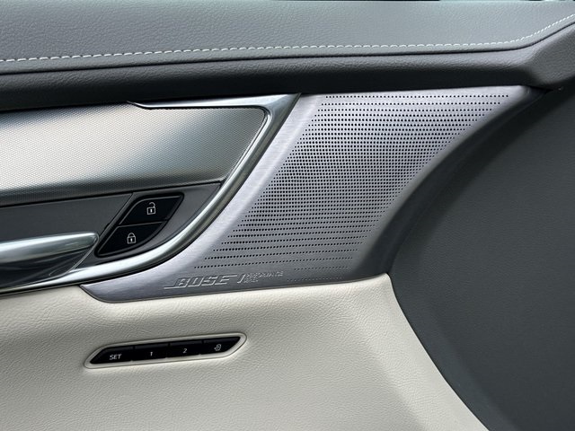 Vehicle image 23 of 39