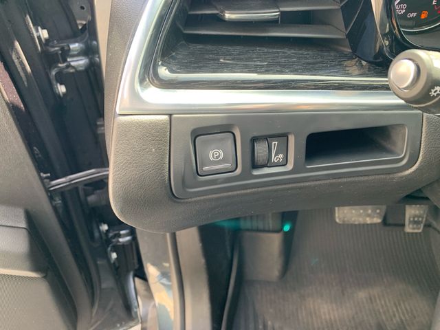 Vehicle image 22 of 35