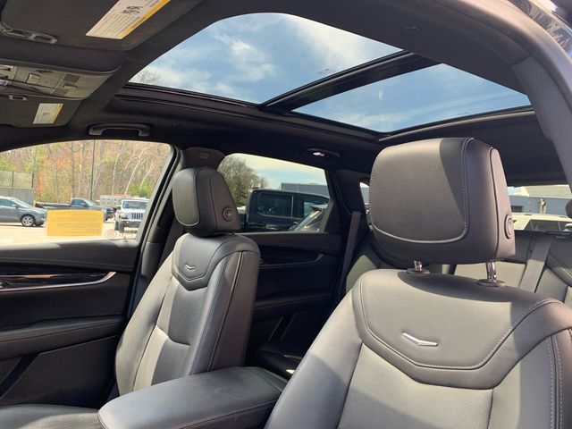 Vehicle image 33 of 35