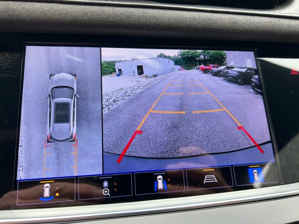 Vehicle image 32 of 59