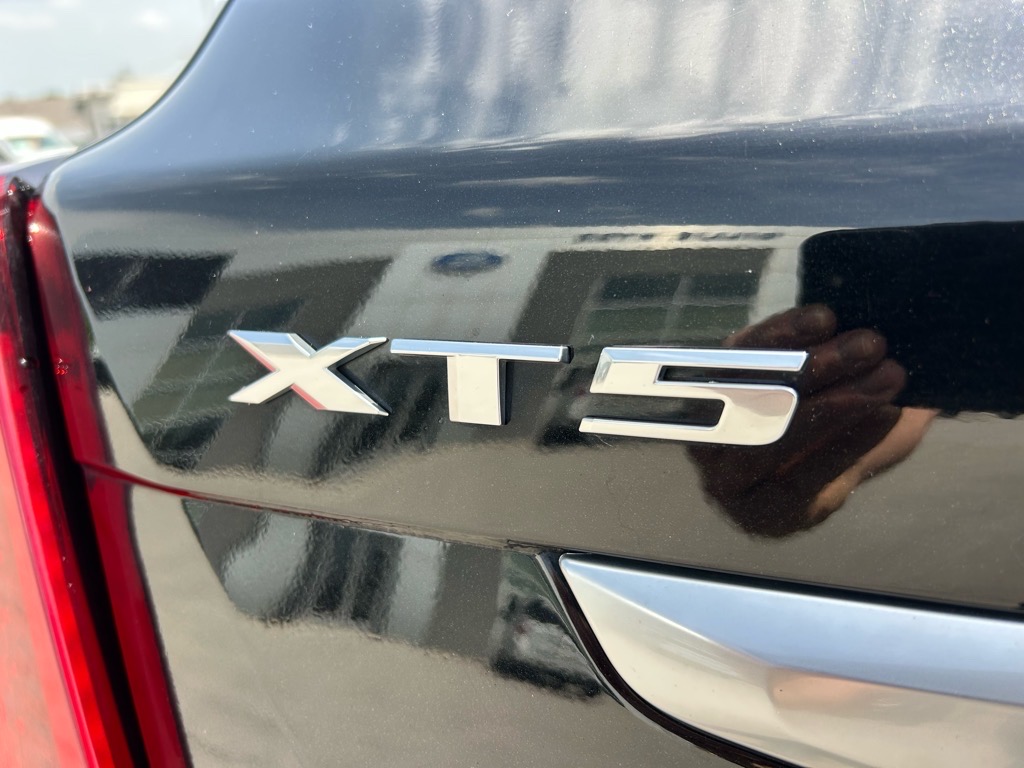 Vehicle image 10 of 59