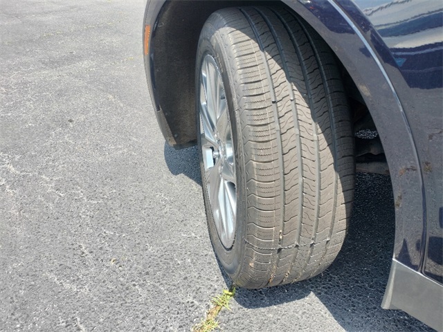 Vehicle image 11 of 35
