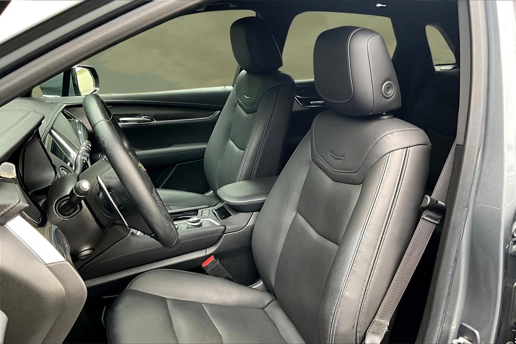 Vehicle image 9 of 31