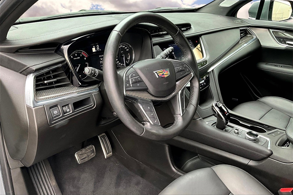 Vehicle image 14 of 31