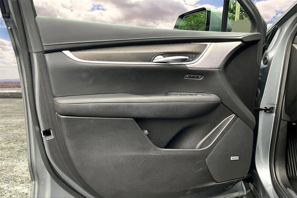 Vehicle image 20 of 31
