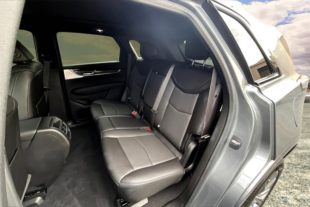 Vehicle image 11 of 31