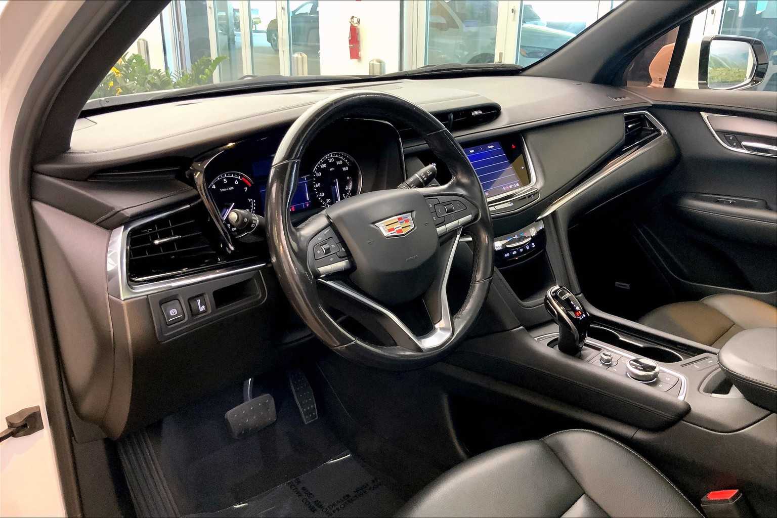 Vehicle image 14 of 32