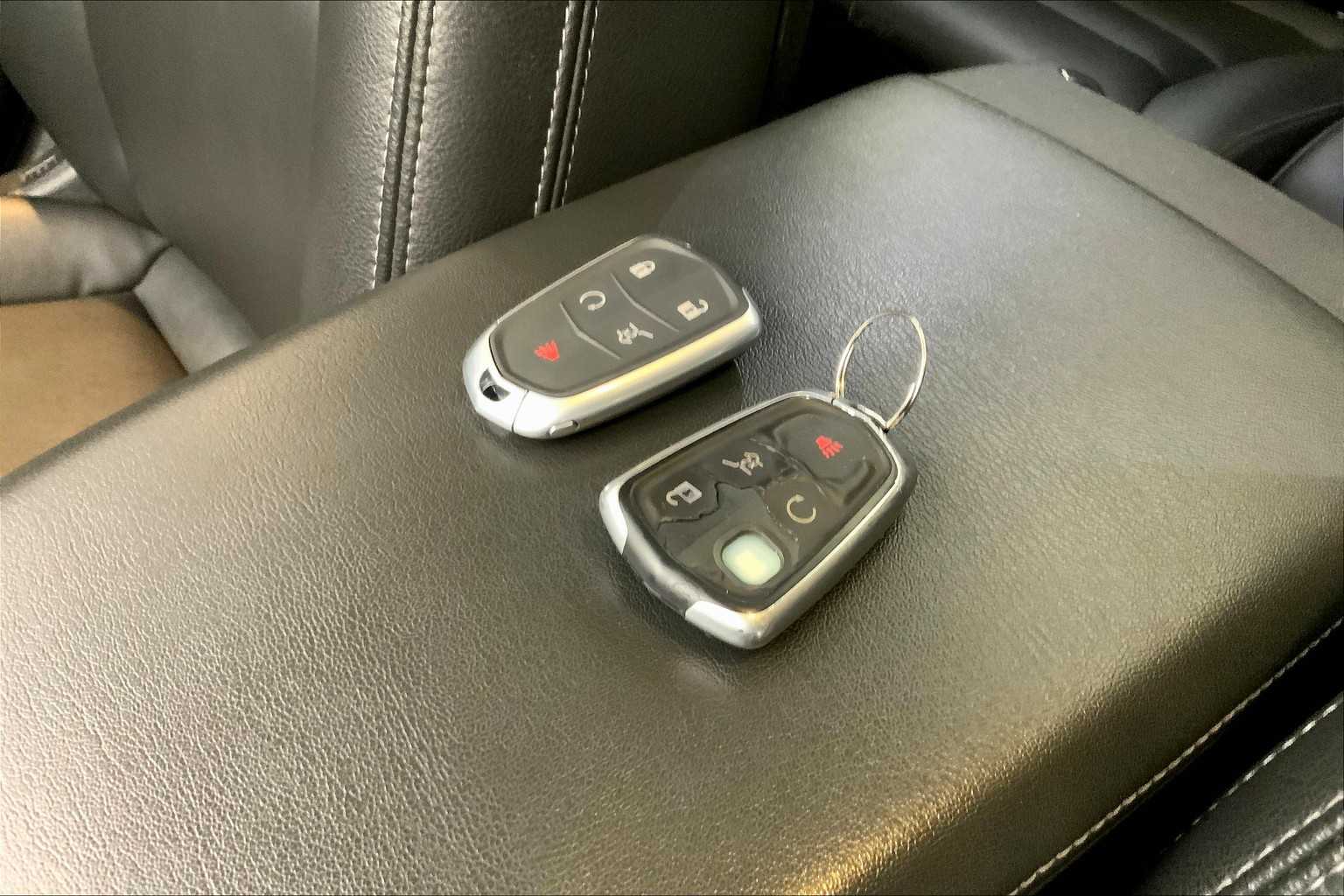 Vehicle image 23 of 32