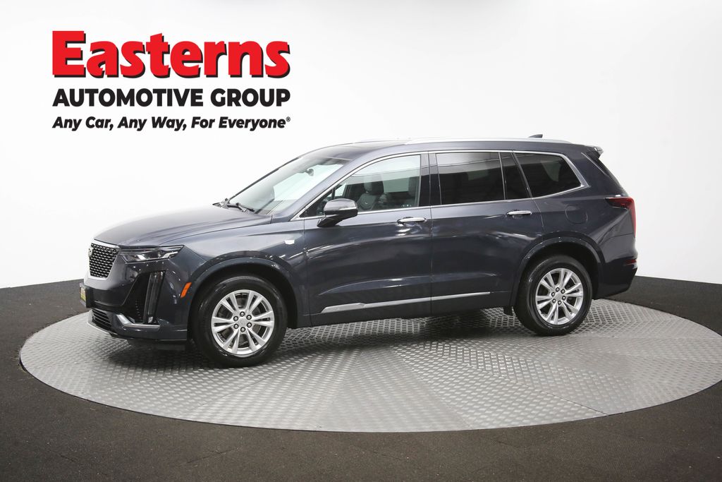 2021 Cadillac XT6 Luxury Image 2 of 69
