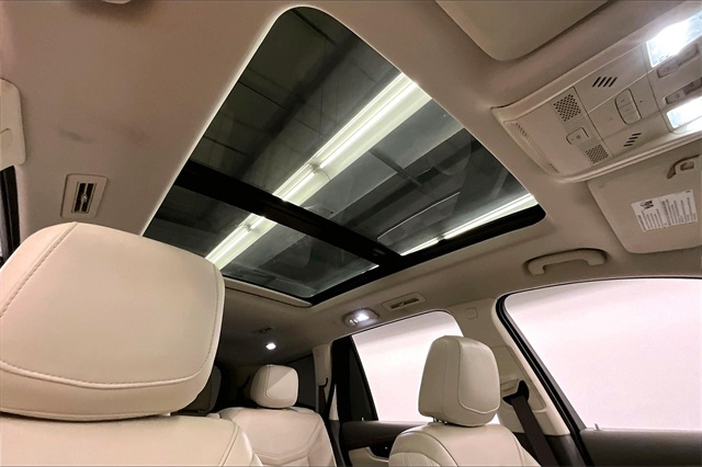 Vehicle image 16 of 36
