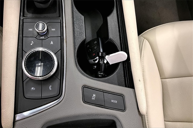 Vehicle image 31 of 36