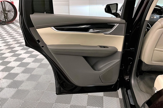Vehicle image 19 of 36