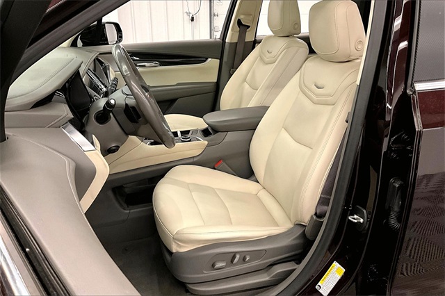 Vehicle image 20 of 36