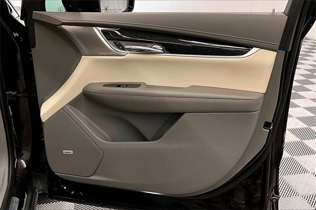Vehicle image 18 of 36