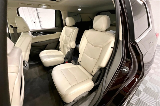 Vehicle image 21 of 36