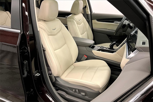 Vehicle image 9 of 36