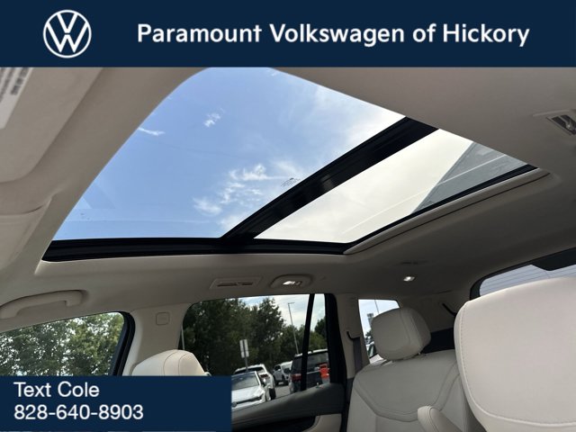 Vehicle image 17 of 33