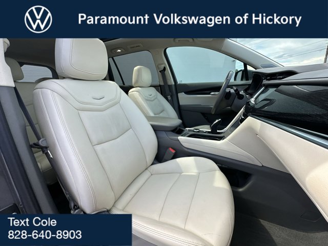 Vehicle image 25 of 33