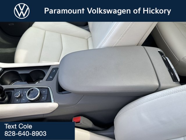 Vehicle image 13 of 33
