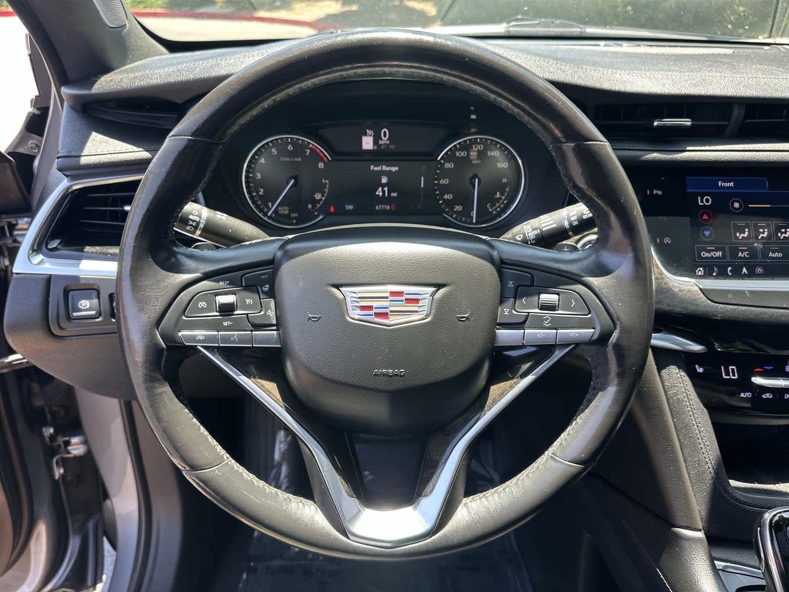 Vehicle image 27 of 32