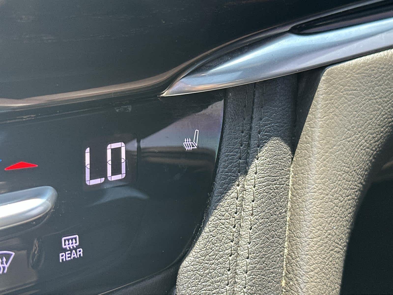 Vehicle image 26 of 32