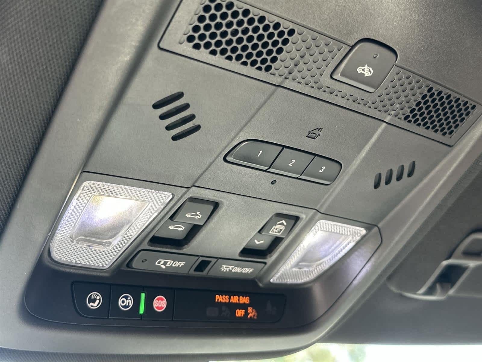 Vehicle image 29 of 32