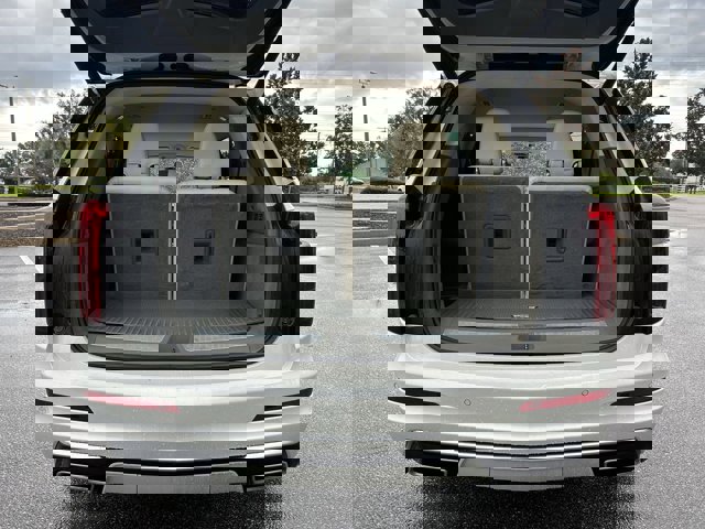 Vehicle image 14 of 31