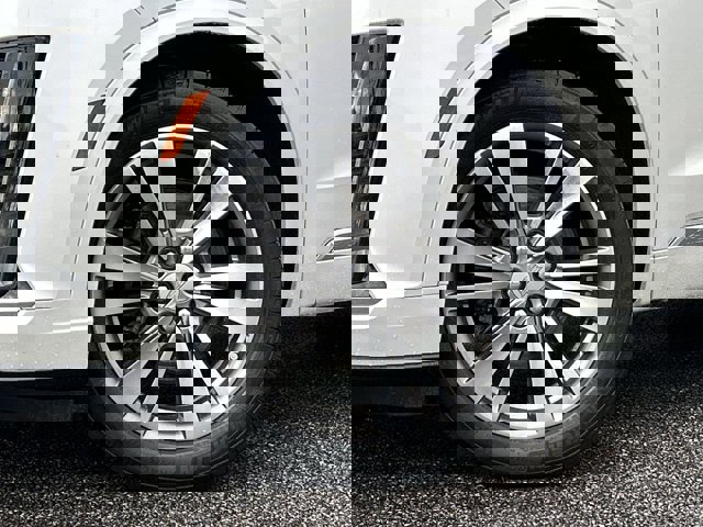 Vehicle image 13 of 31