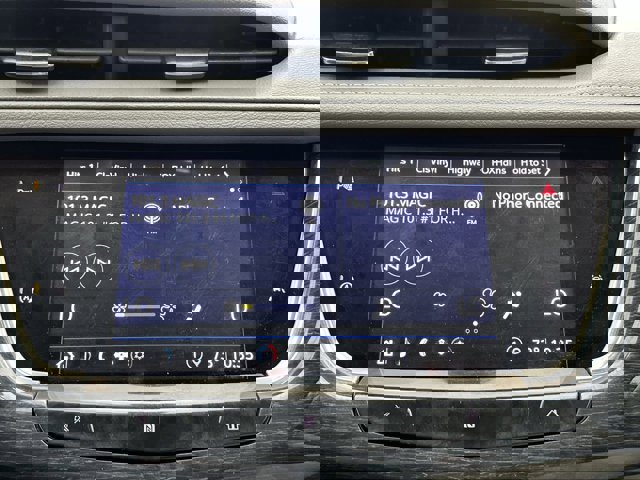 Vehicle image 25 of 31