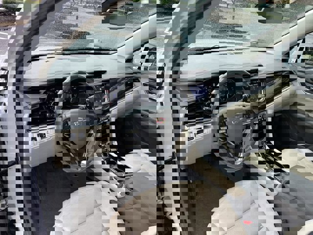 Vehicle image 20 of 31