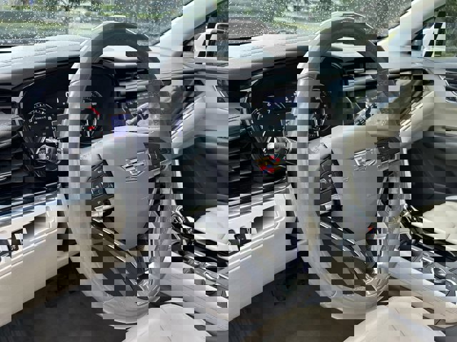Vehicle image 21 of 31