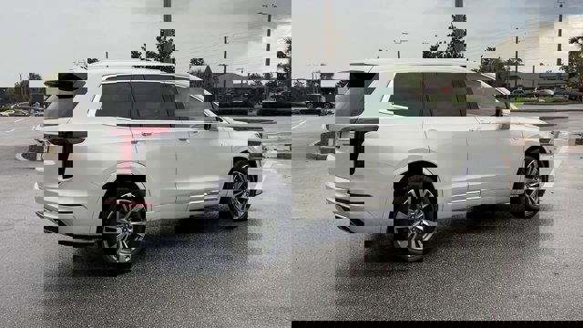 Vehicle image 6 of 31