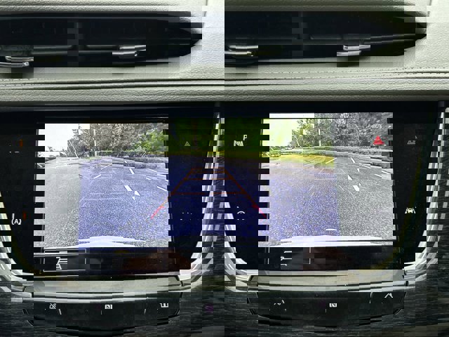 Vehicle image 23 of 31