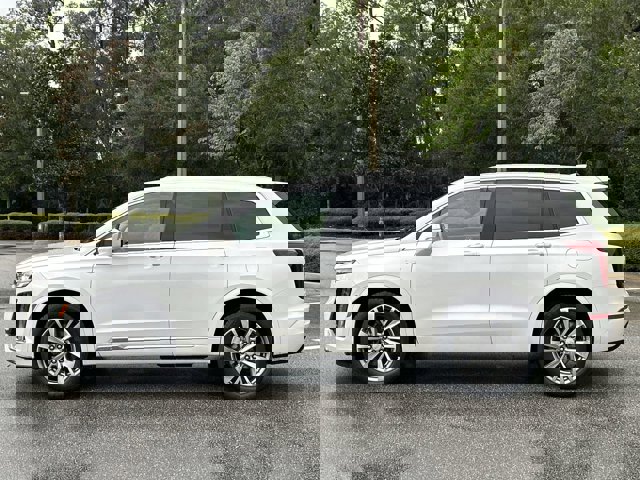Vehicle image 10 of 31