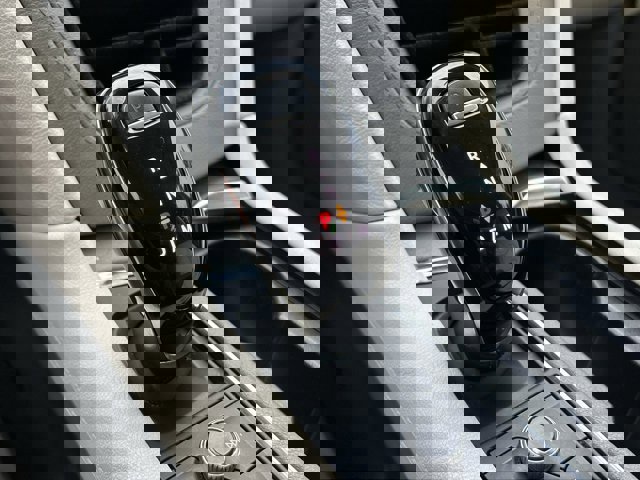 Vehicle image 27 of 31