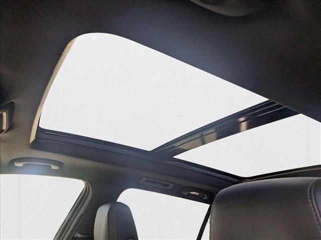 Vehicle image 21 of 22