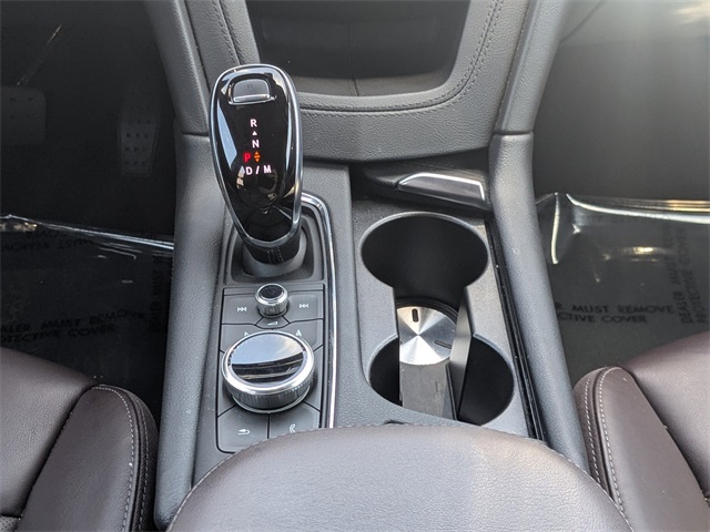Vehicle image 19 of 26