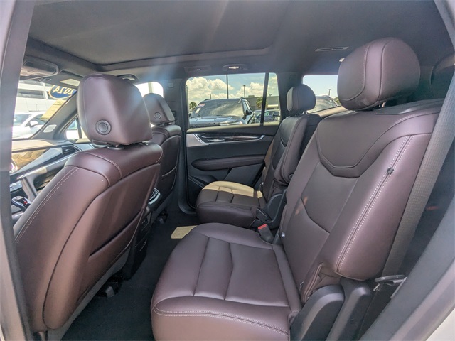 Vehicle image 10 of 26