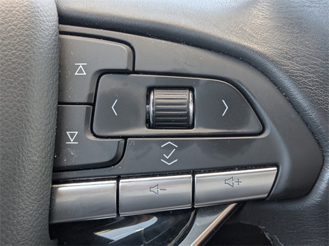 Vehicle image 23 of 26