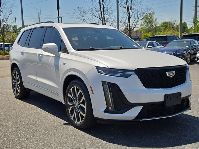 2021 Cadillac XT6 Sport Image 3 of 37