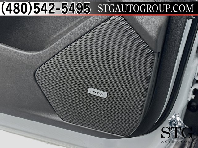 Vehicle image 21 of 25