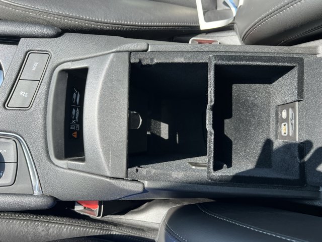 Vehicle image 18 of 28
