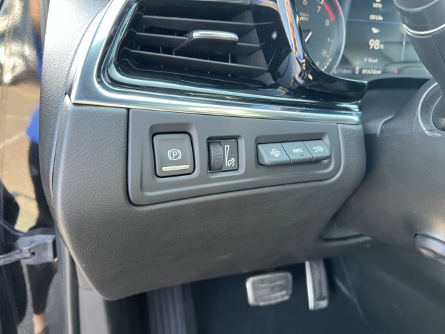 Vehicle image 23 of 28