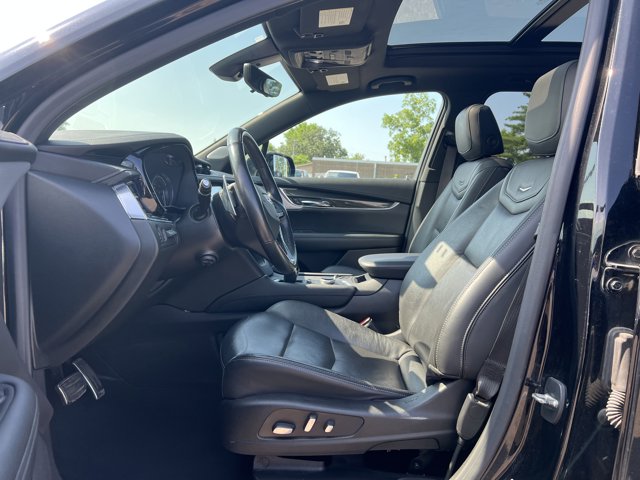 Vehicle image 11 of 28