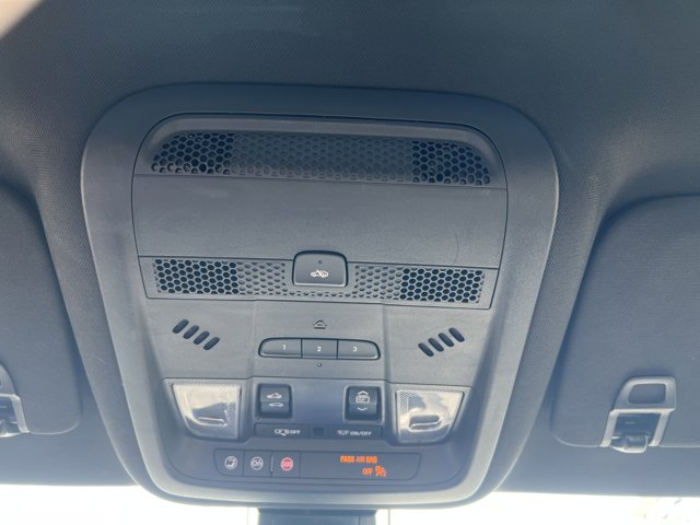 Vehicle image 19 of 28