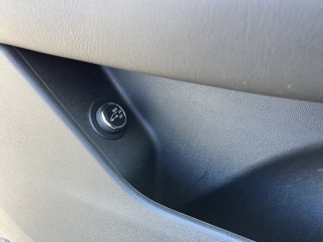 Vehicle image 22 of 28
