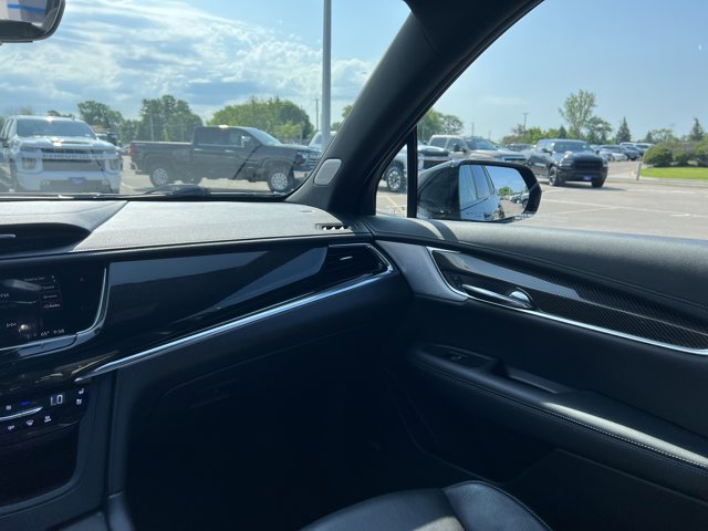 Vehicle image 13 of 28