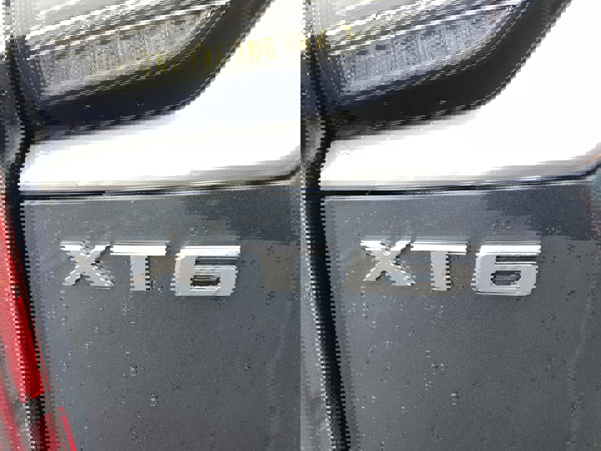 Vehicle image 33 of 36