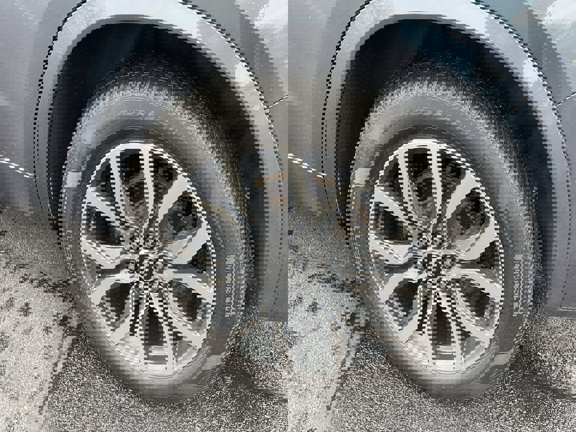 Vehicle image 34 of 36